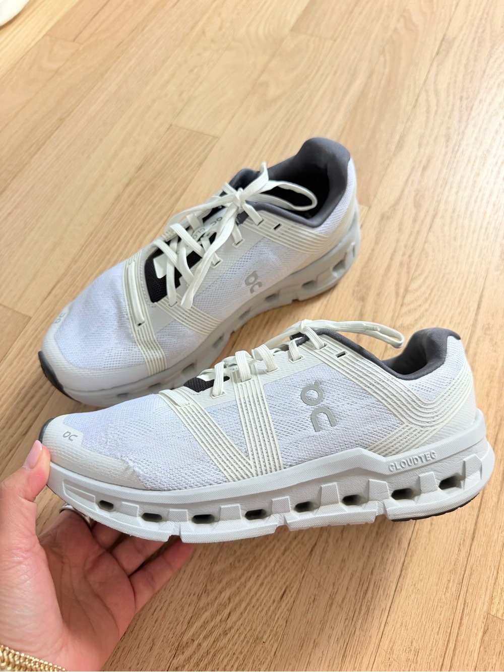 On Cloudgo Women’s Running Shoes Size 9 White Gray